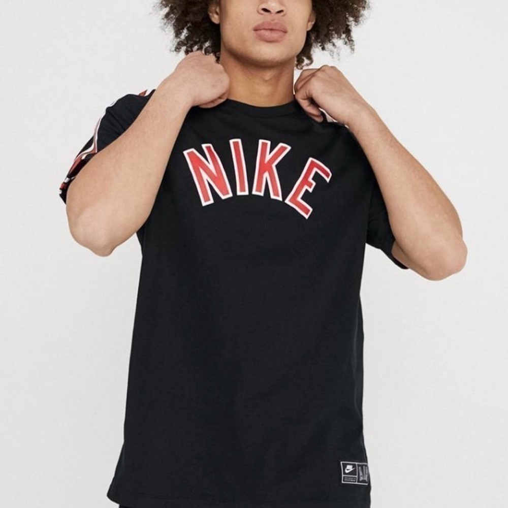 Nike Striped Sleeves Shirt Boys XL Black - Picture 2 of 9
